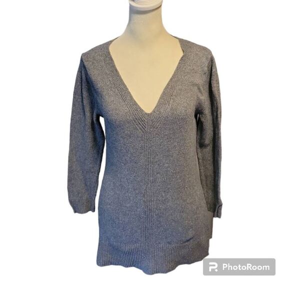 Banana Republic Grey Women's V-neck Sweater Size Small - Picture 1 of 6